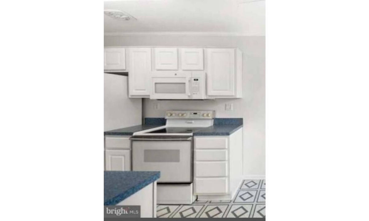 Montgomery Village House | Marvelous 4-bedroom townhome with AC in Gaithersburg