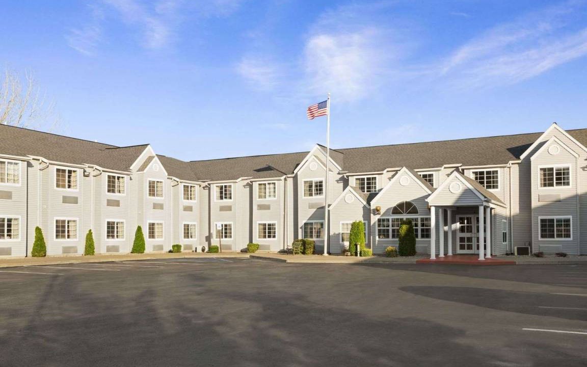 Latham Hotel | Microtel Inn by Wyndham Albany Airport