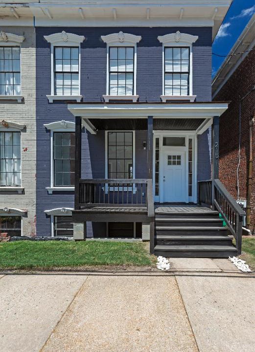 Petersburg Apartment | Modern Apartment near Ft GreggAdams and VSU