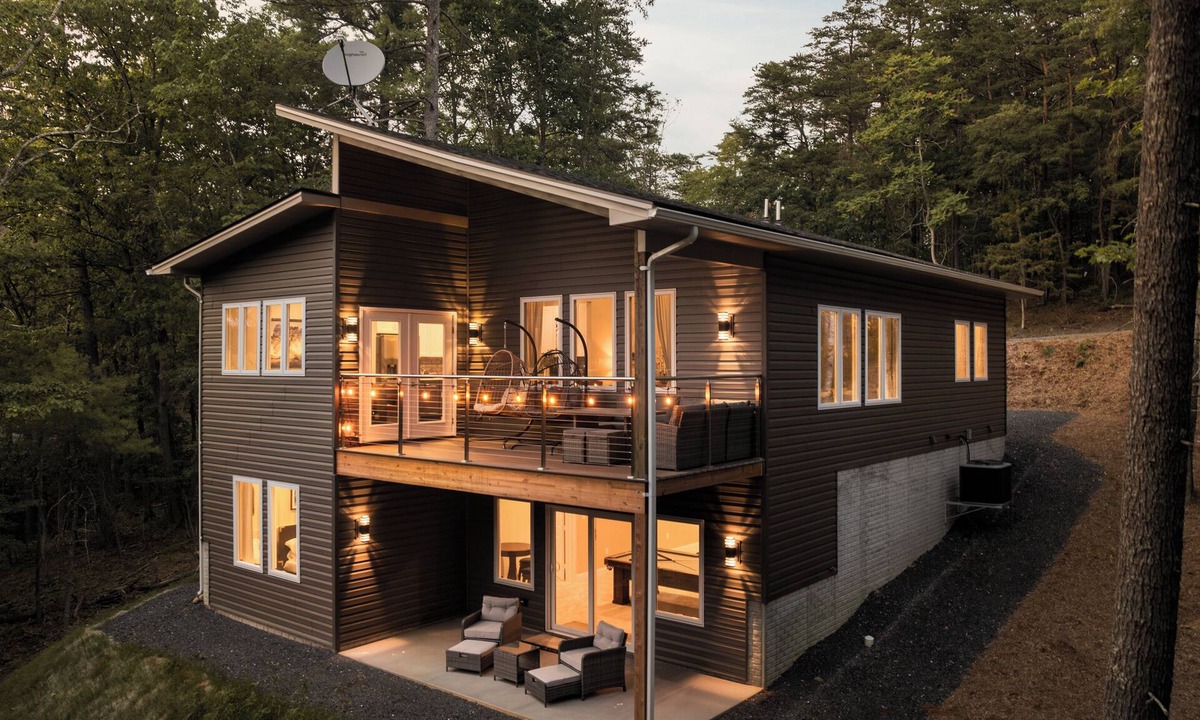 Basye Cabin | Modern Cabin Retreat minutes from lake and ski resort- Hot tub - Fire Pit