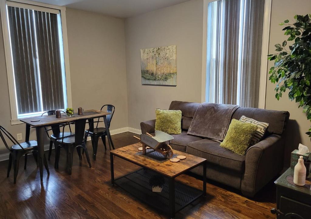 Corryville Apartment | Modern style and comfort near UC