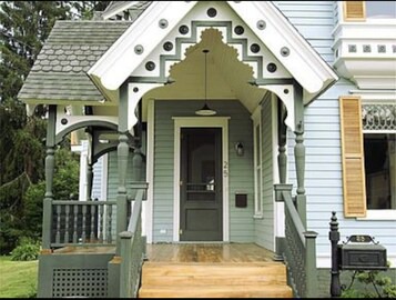 Delhi House | Modern Victorian House W/ HotTub on Main St Delhi