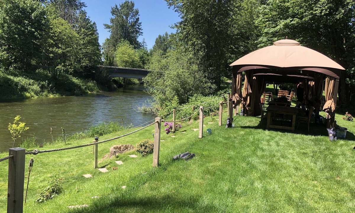 North Bend House | Moon River Suites Wedding Party Lodging on River