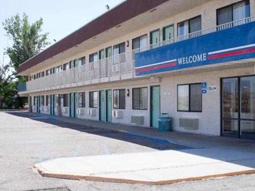 Green River Hotel | Motel 6-Green River, UT