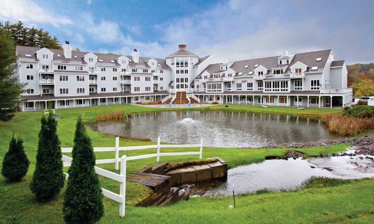 Windsor Resort | Mount Ascutney in Brownsville Vermont an Enchanting Holiday Inn Club Resort