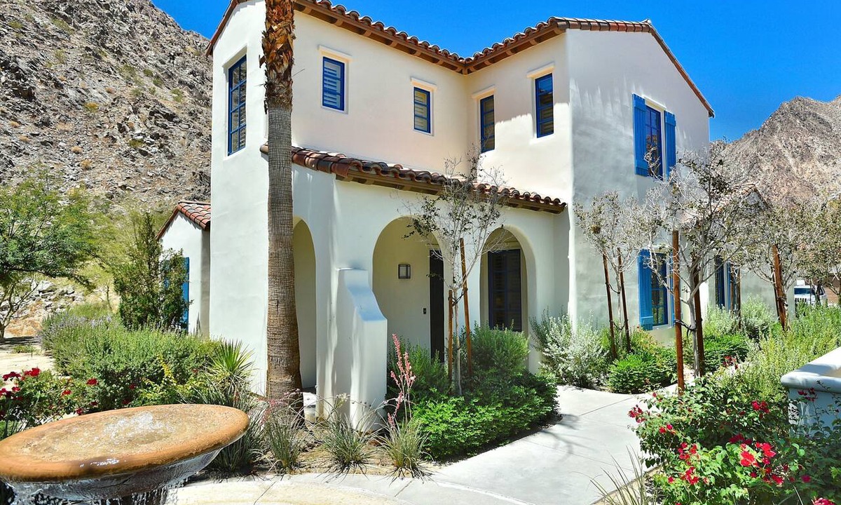 La Quinta Condo | Mountain Views! Stunning 2-Story Spanish Townhome, Private Patio, Garage, Pet Friendly! (L55)