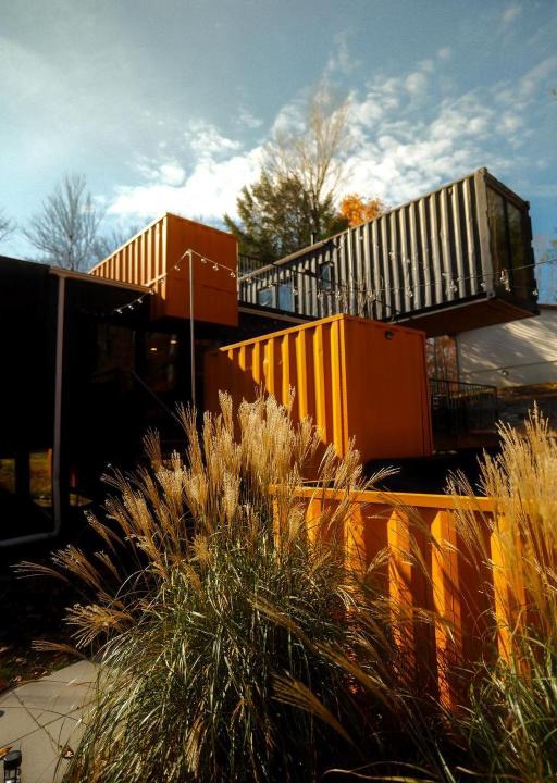 Smallwood House | Neo Nature Container Box- Hot Tub, Wood Pizza Oven