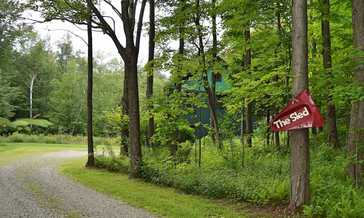 Huntington House | Nestled in the woods at the base of the Hump and along the Catamount Trail