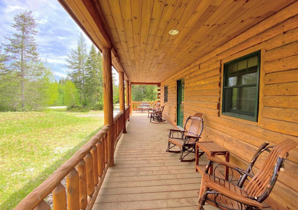 Twin Mountain Villa | NEW Log cabin in the heart of the White Mountains - close to Bretton Woods Cannon Franconia