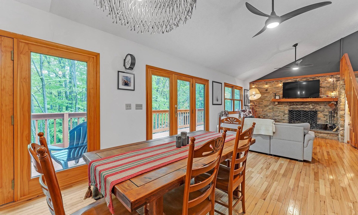 Old Timberline House | NEW! Modern Mountain Retreat Near Dolly Sods & Skiing