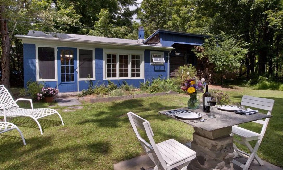 Woodstock Apartment | NEW! Rock City Writer's Studio: Bucolic Setting, Nordic Sauna, Walk to Town!