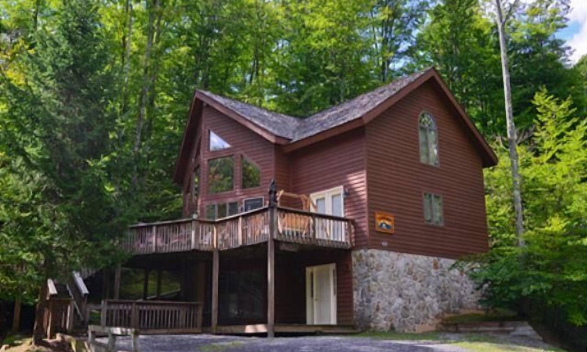 Northface House | NF35-Family Retreat! Hot tub! Game Room!
