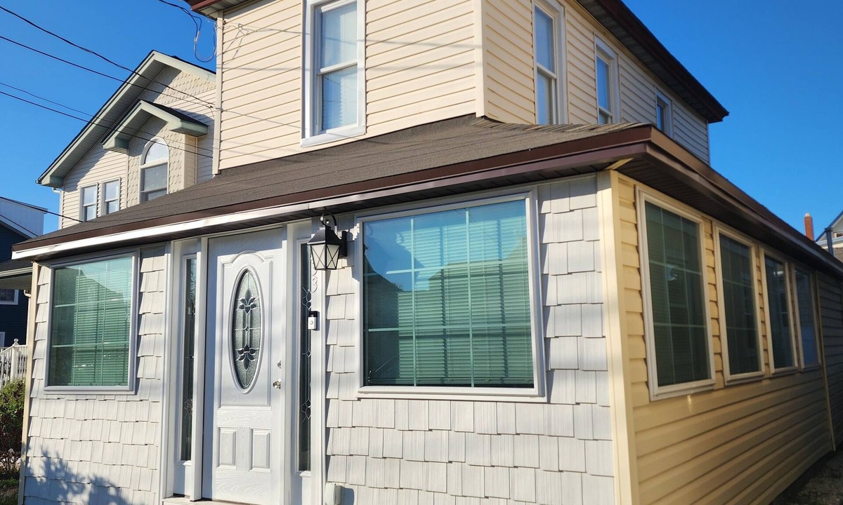 North Wildwood House | NWW Single House on 2nd ave - only 40 steps to Hereford Inlet Beach, new listing