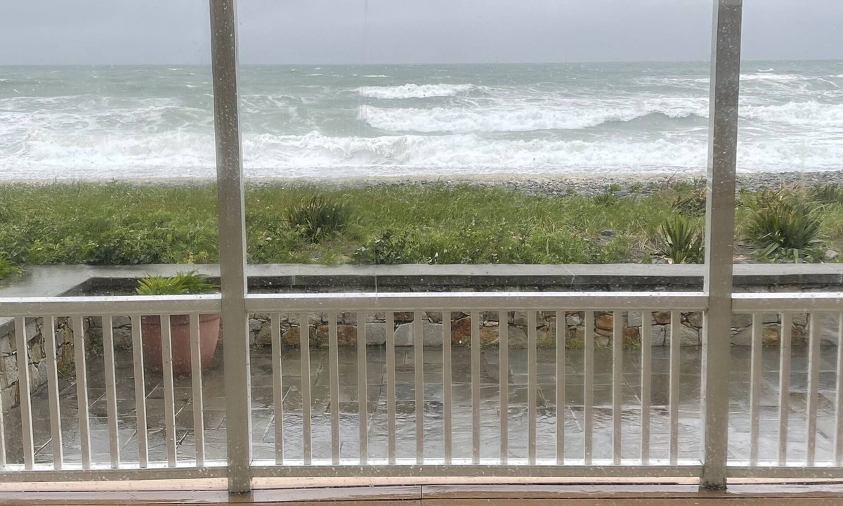 Allerton House | Oceanfront Beach House