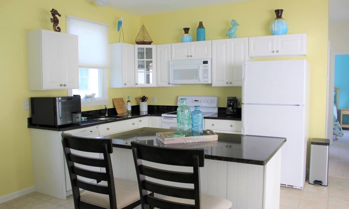 Summer Village Cottage | Ogunquit Beach Cottage With Resort Amenities