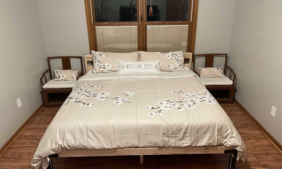 Amherst House | One King Size Bed, One Queen Size Bed, Two Twin Size Bed, Zen Garden Town house