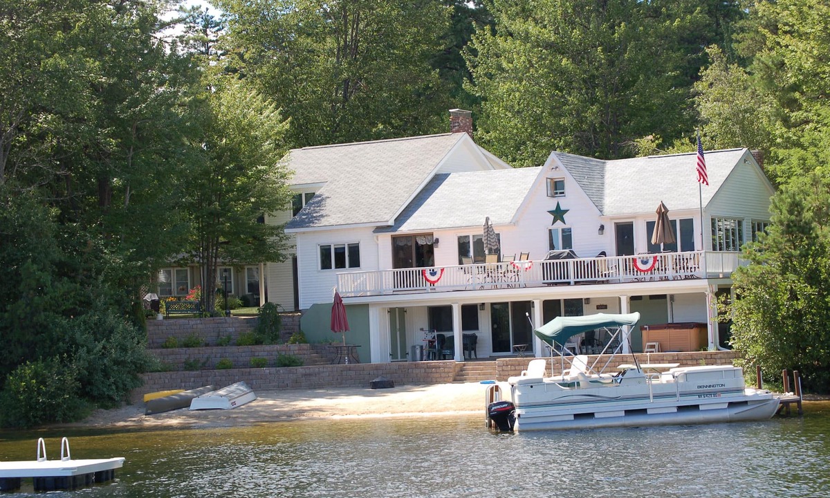 The Bays Cabin | Ossipee Lake Front-Beautiful Views,100 ft Private Sandy beach, with Pontoon boat
