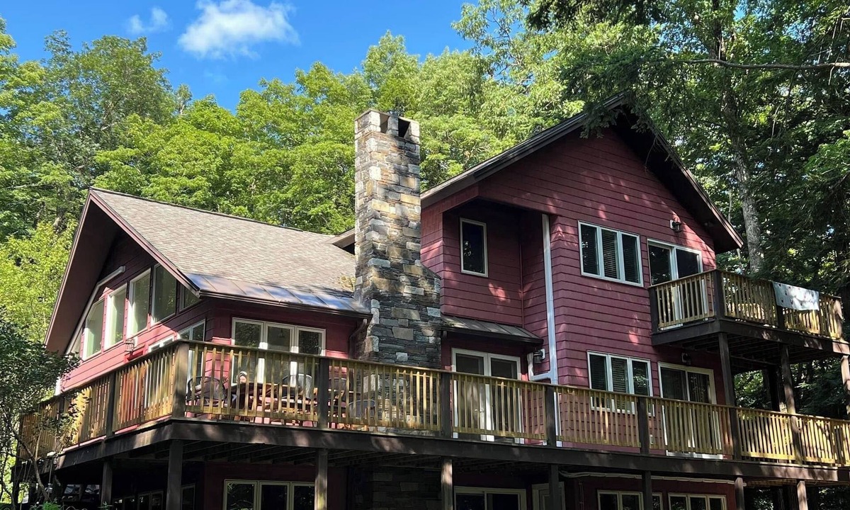 West Hartford House | Our Quechee Escape: Spacious 5 - bedroom home in breathtaking central Vermont