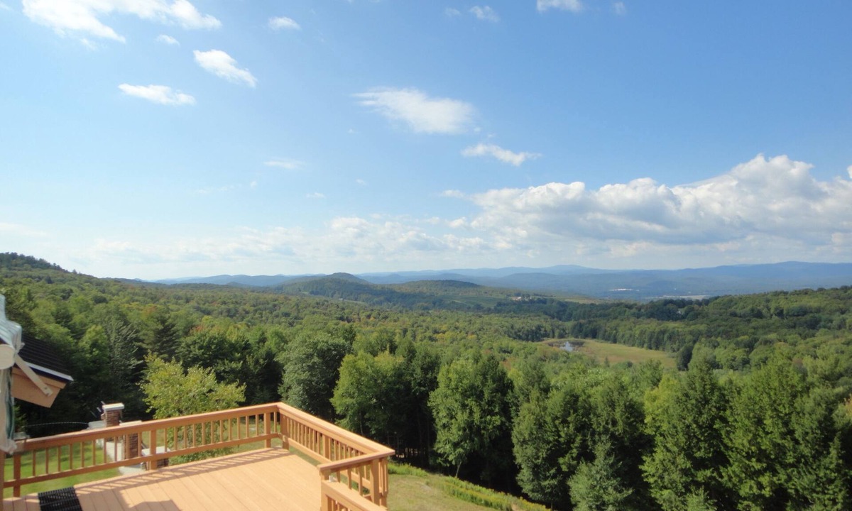 Springfield House | Panoramic Mountain View, Lots To Do, Or Enjoy Doing Nothing