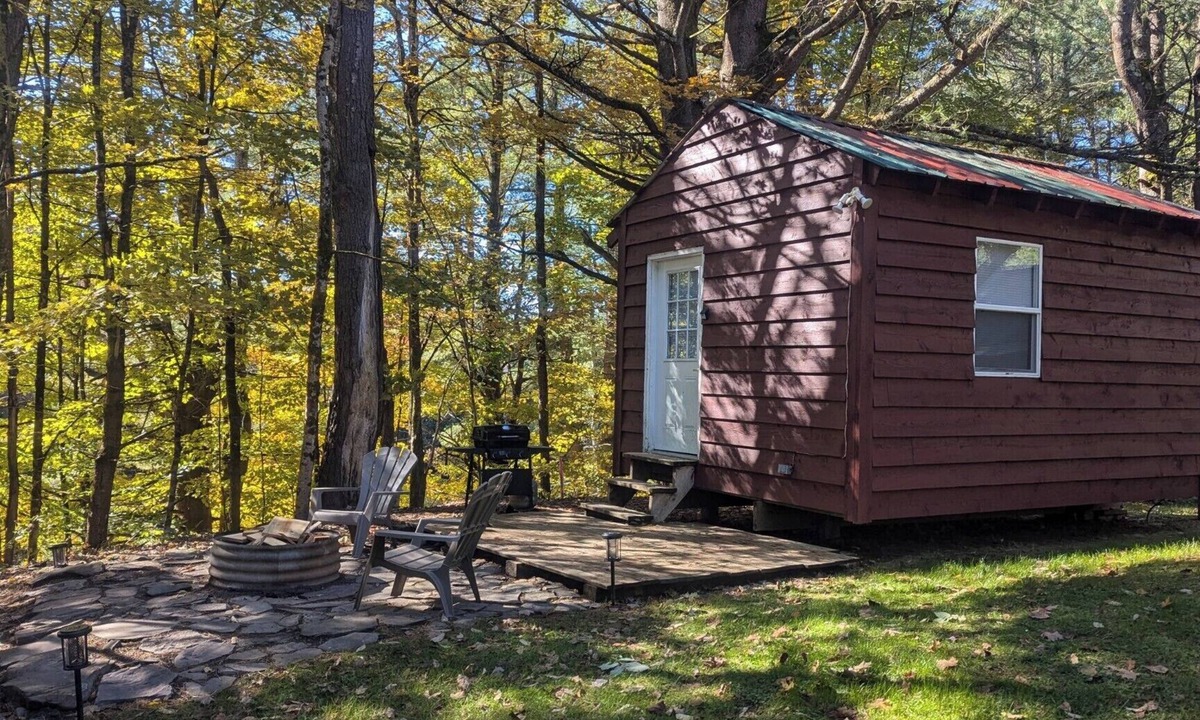 Williamstown Cabin | Perfect camping spot 8 min drive to Salmon River access.