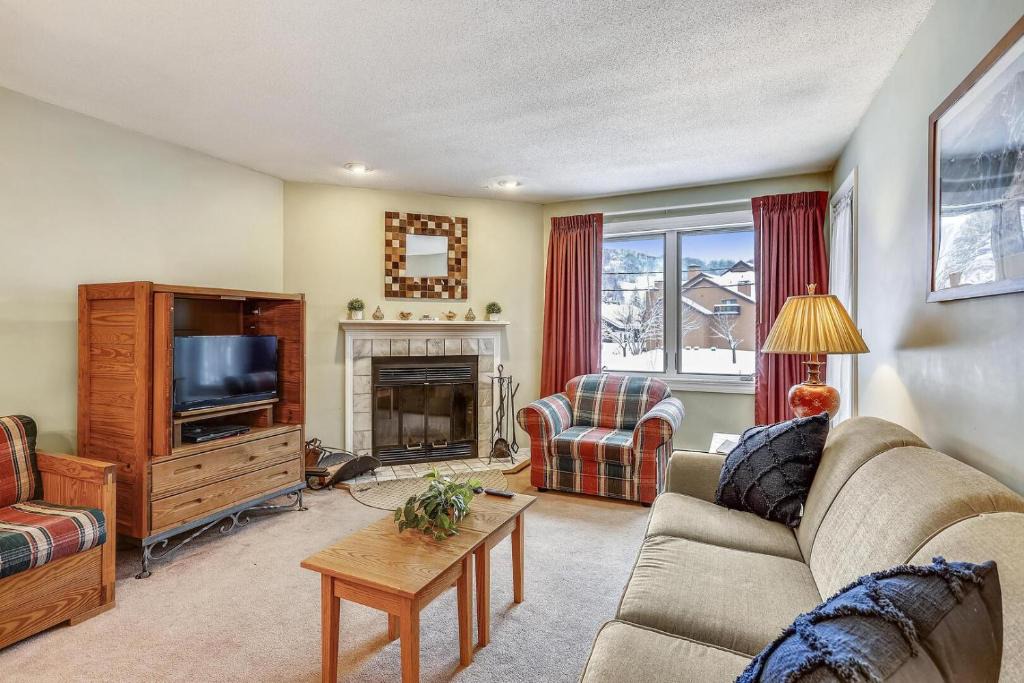 Killington House | Pico E205