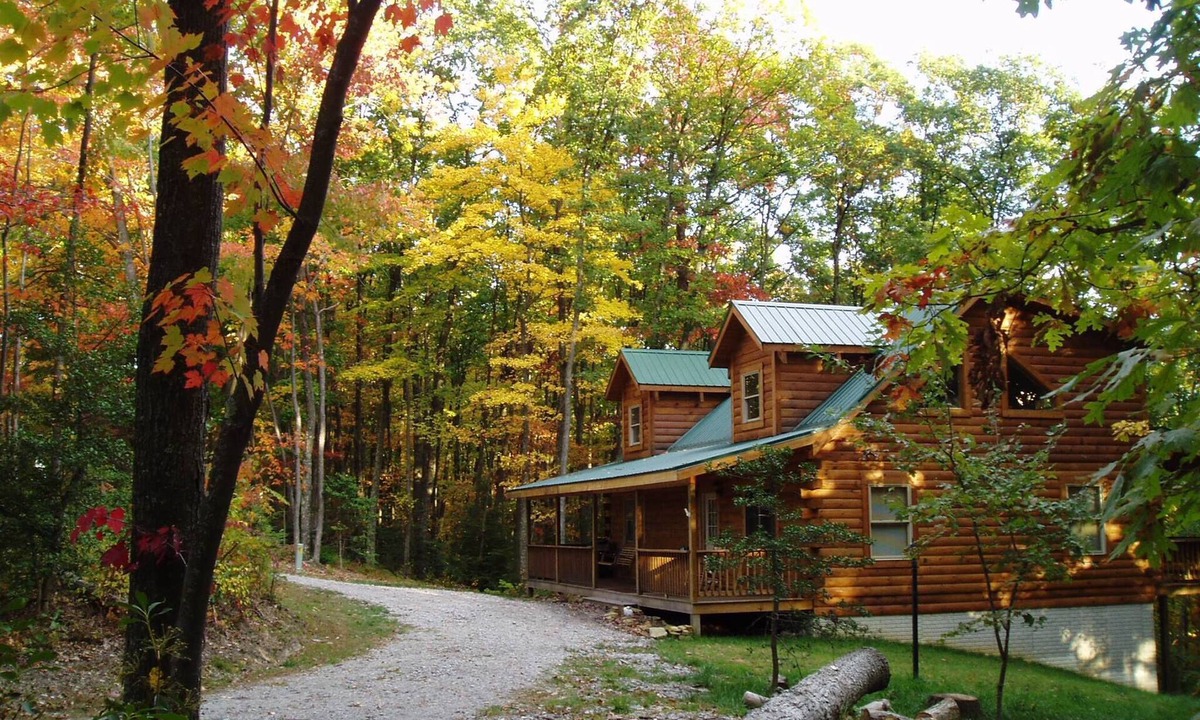 Hico Cabin | Pillow Rock Deluxe Luxury Log cabin in the New River Gorge area