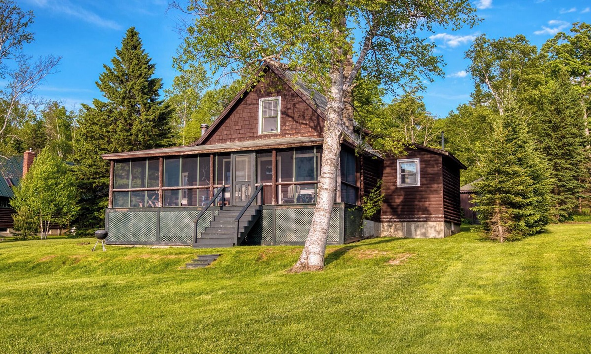 Rangeley House | Poet's Lodge - Rustic 4 bedroom cabin on the shores of Mooselookmeguntic Lake