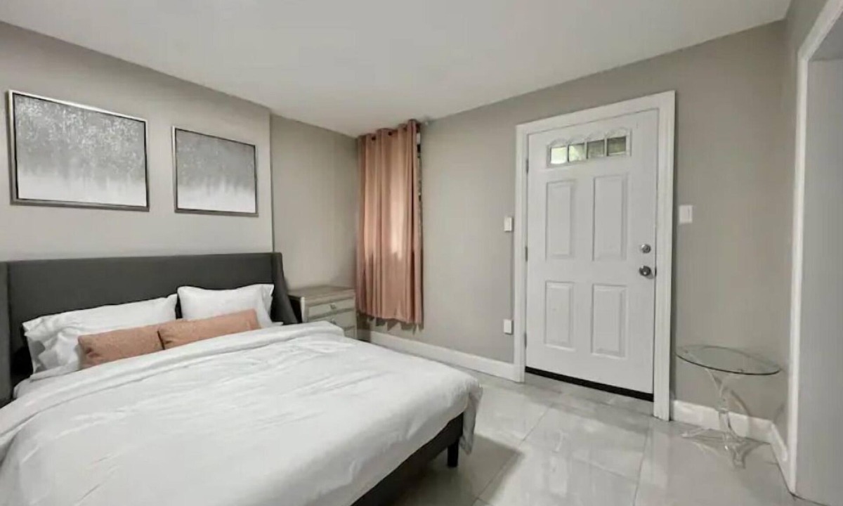 Albany Apartment | ★PRIVATE 1 BDRM Newly Renovated Apt W/D Patio★
