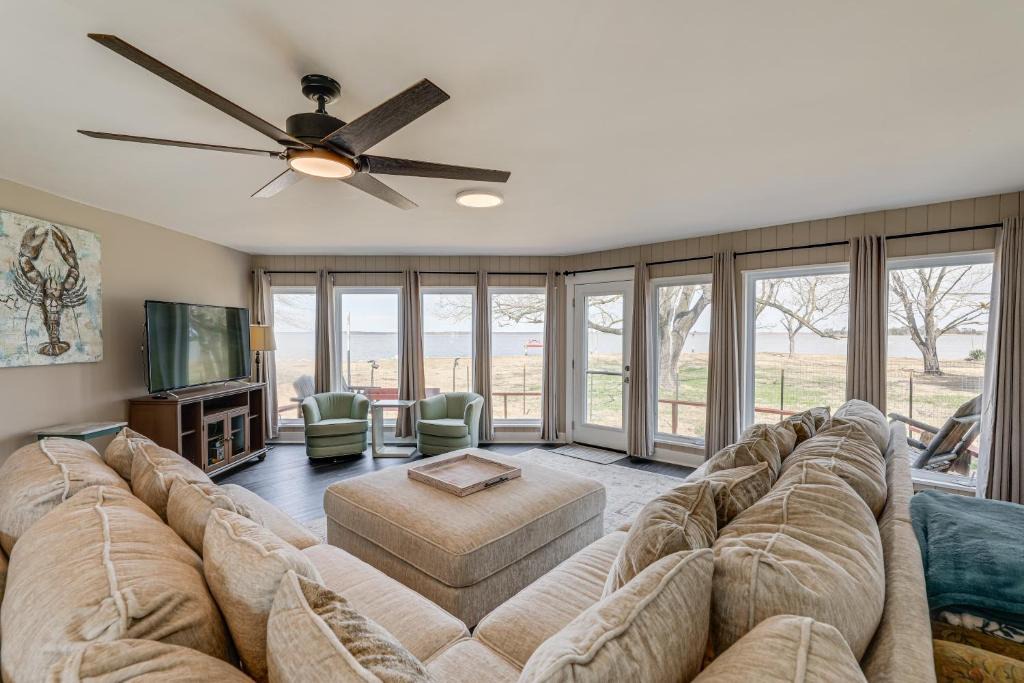 Mount Vernon House | Private Beach and Fishing Pier Wicomico River House