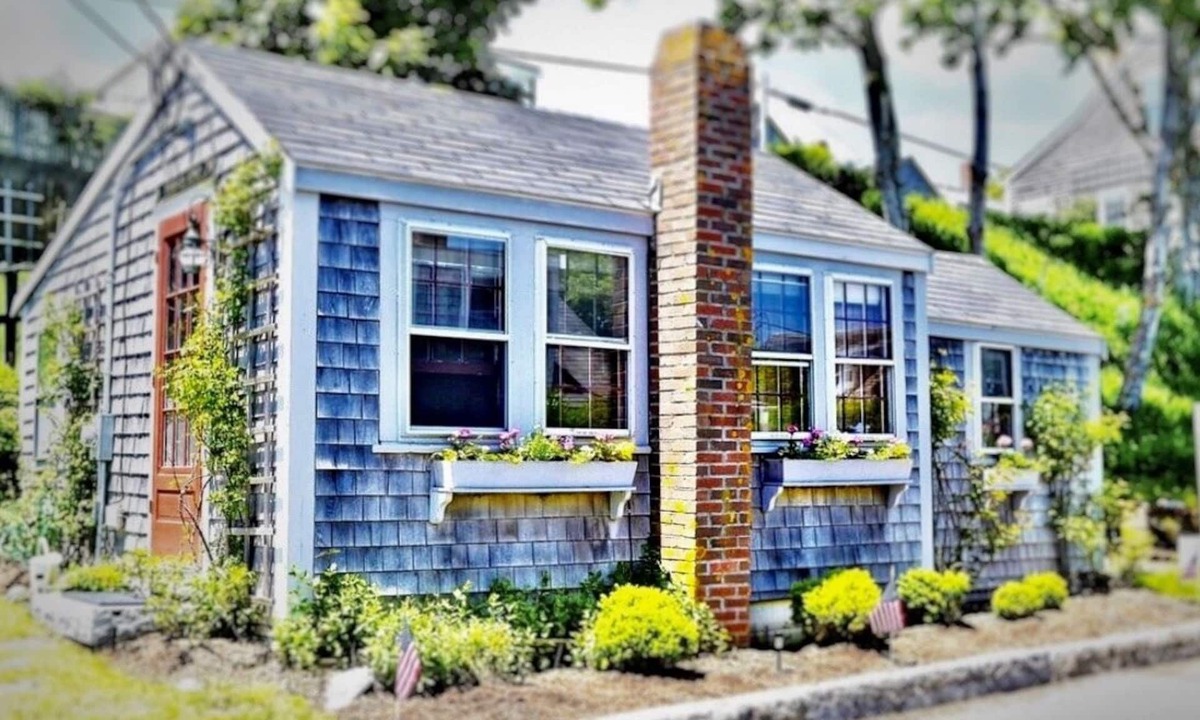 Siasconset House | Private Beach Cottage in Historic Sconset!