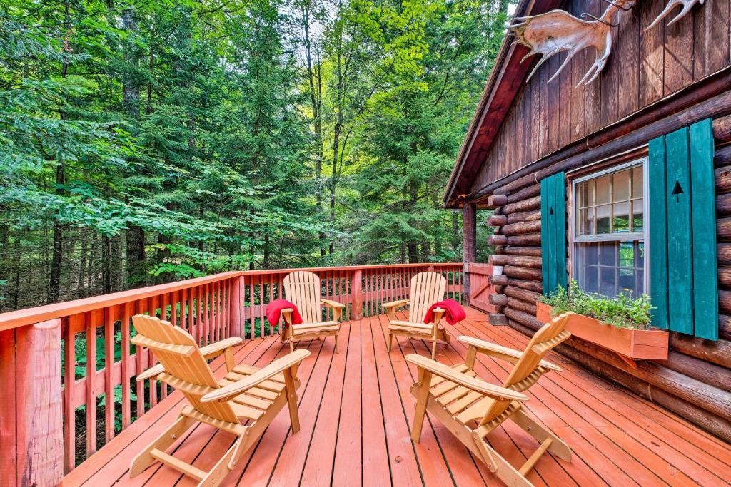 Wilmington House | Private Wooded Cabin 7 Mi to Mount Snow!
