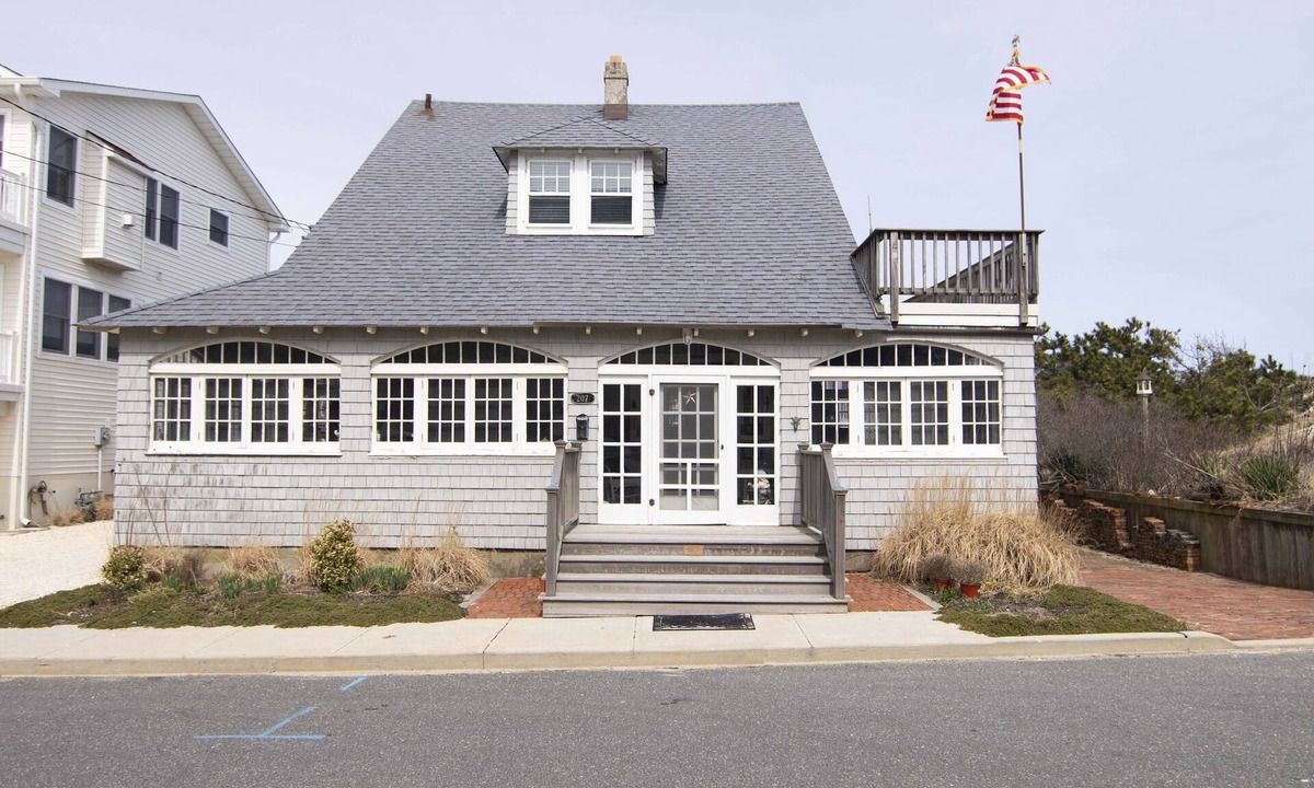 North Beach Haven House | Quintessential Spray Beach Cottage!