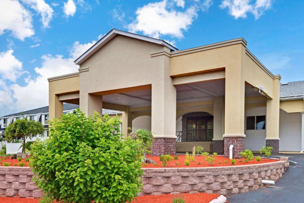 Ramada | Kittery