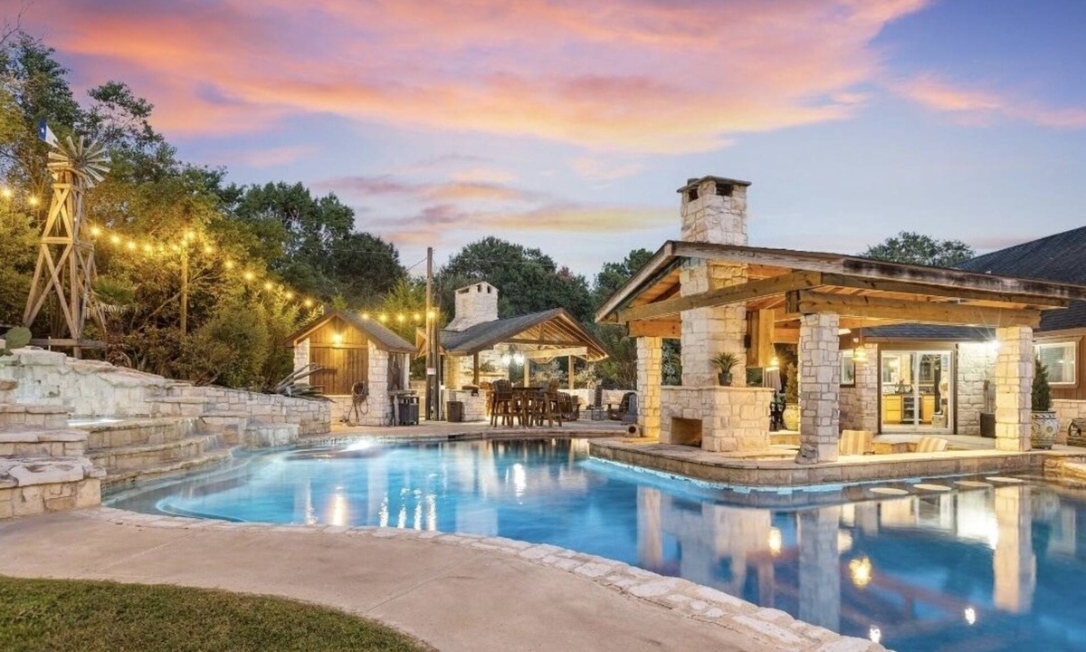 Cypress House | Ranch Style Paradise * Resort Style Pool *
