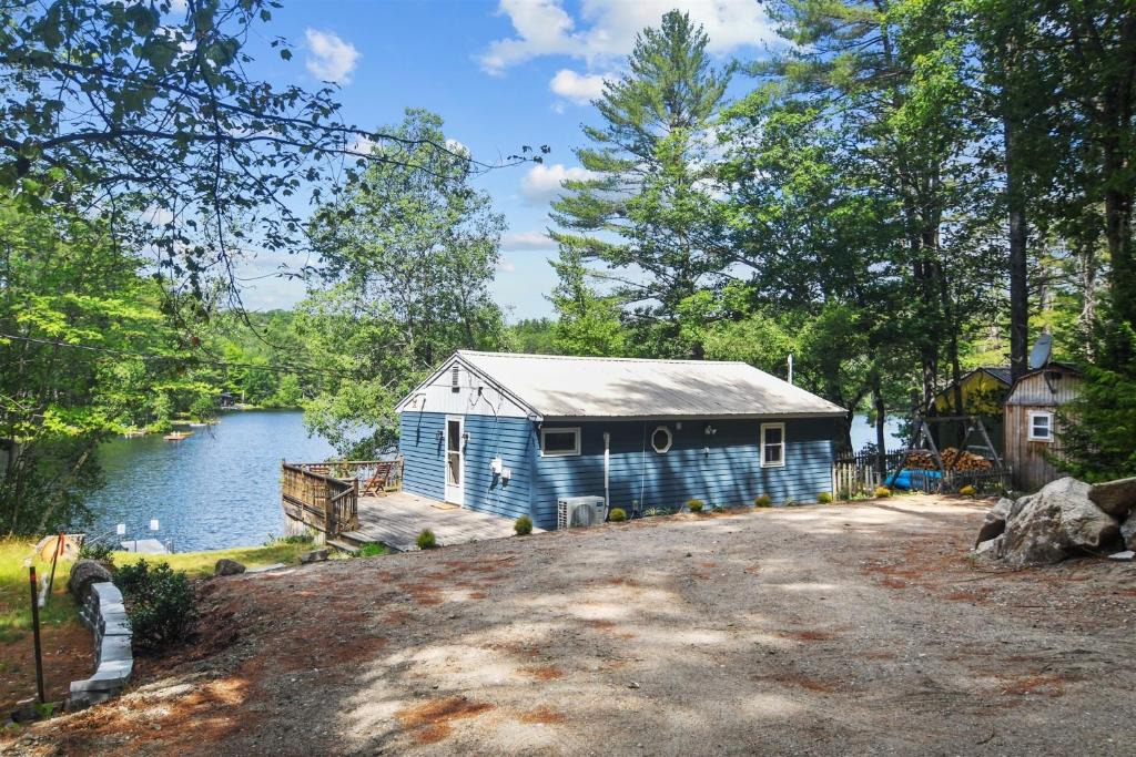 Parsonsfield Villa | RANDALL LAKE RETREAT-LIMIT 7 villa