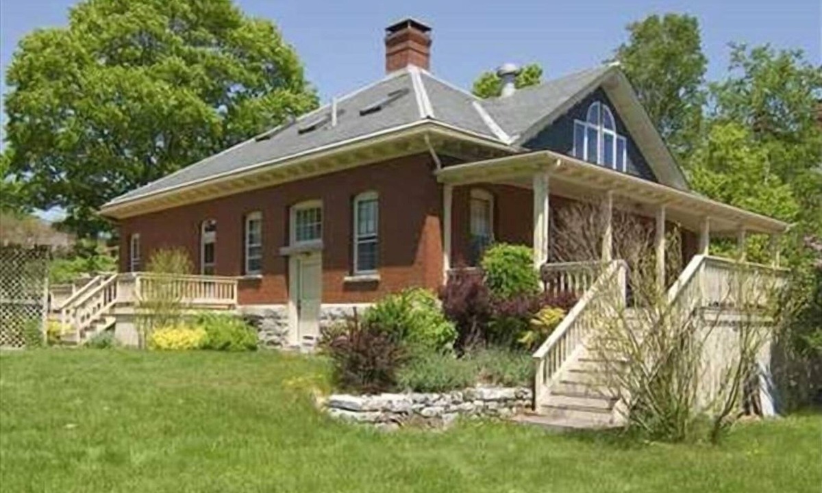 Portland House | Refurbished Brick, Waterfront Home on Cushing's Island.