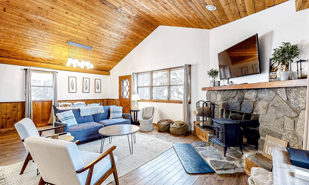 Warren House | Remodeled ski chalet with wood stove, on shuttle route between two ski mountains