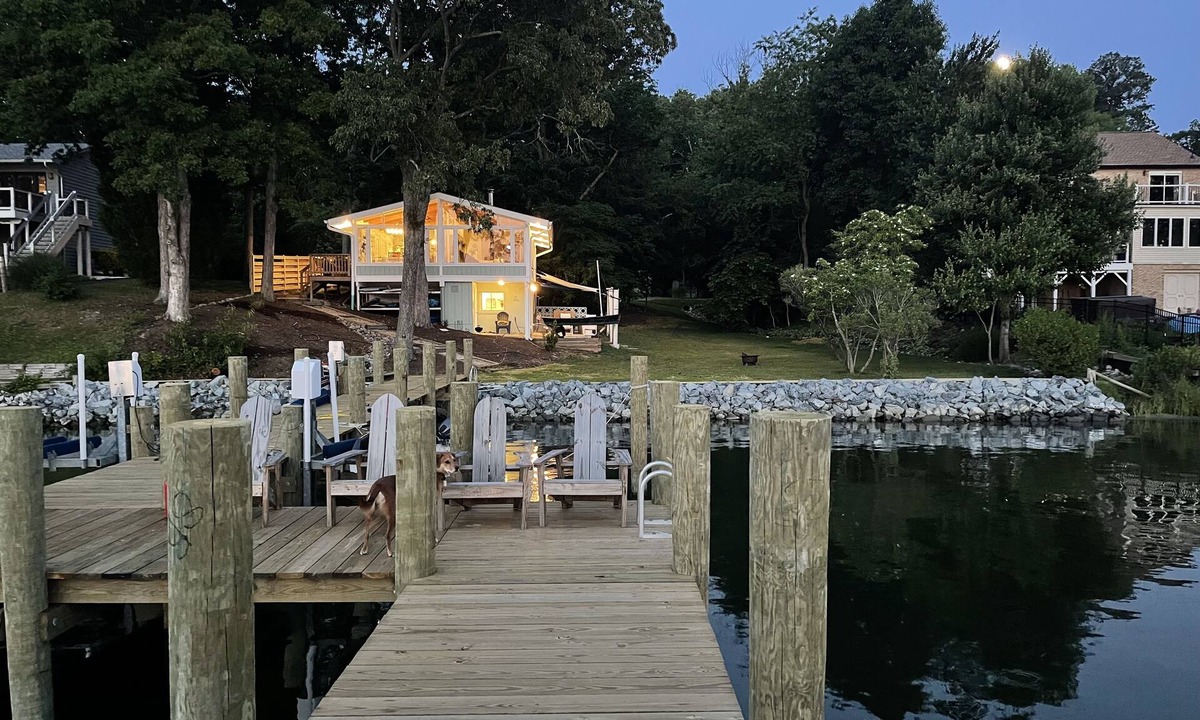 Chesapeake Ranch Estates-Drum Point Cottage | Renovated, Waterfront, Large Private Deep Water Dock, Cowboy Pool, Fire Pit
