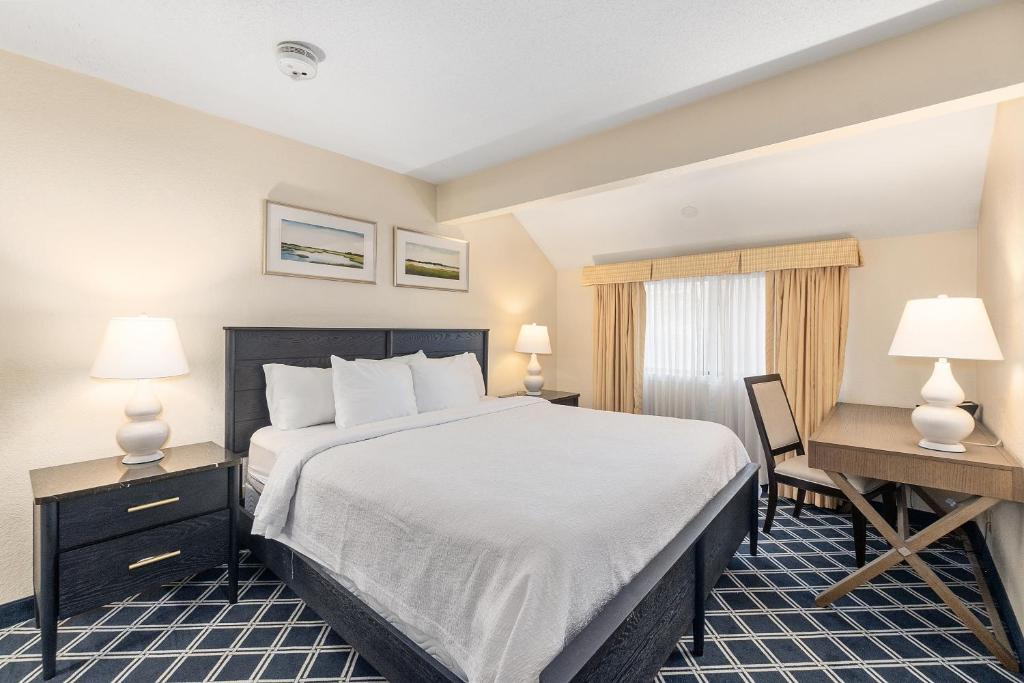 Merrimack Hotel | Residences at Daniel Webster