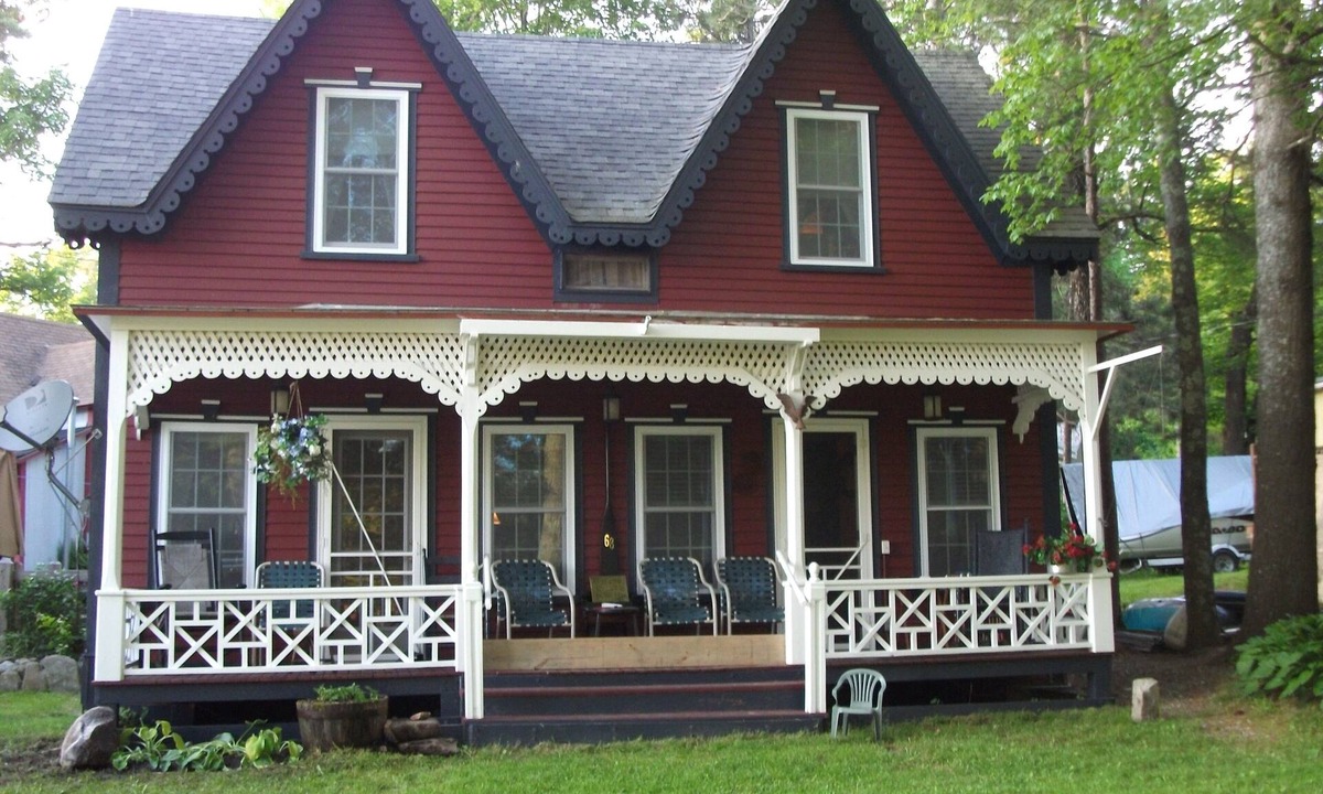 Blodgett Landing Cottage | Restored 4 Bedrm Lakefront Summer cottage on Lake Sunapee Blodgett Landing