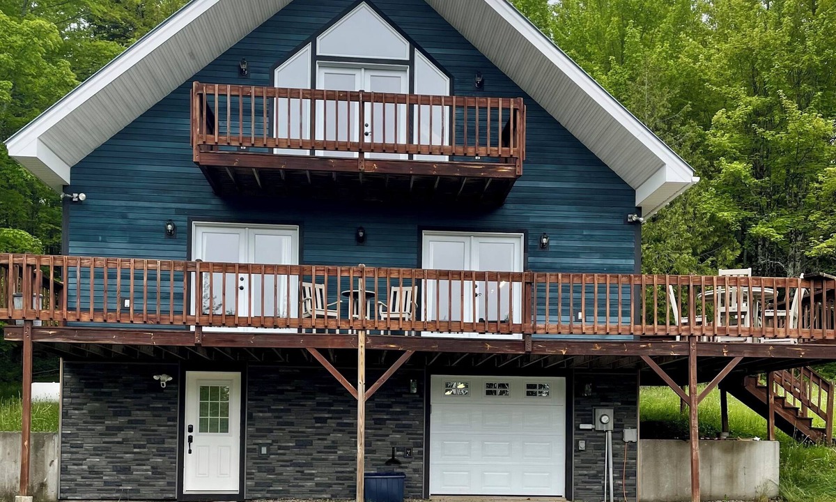 Errol House | Riders welcome! Gorgeous 3-bedroom house with WiFi in Errol