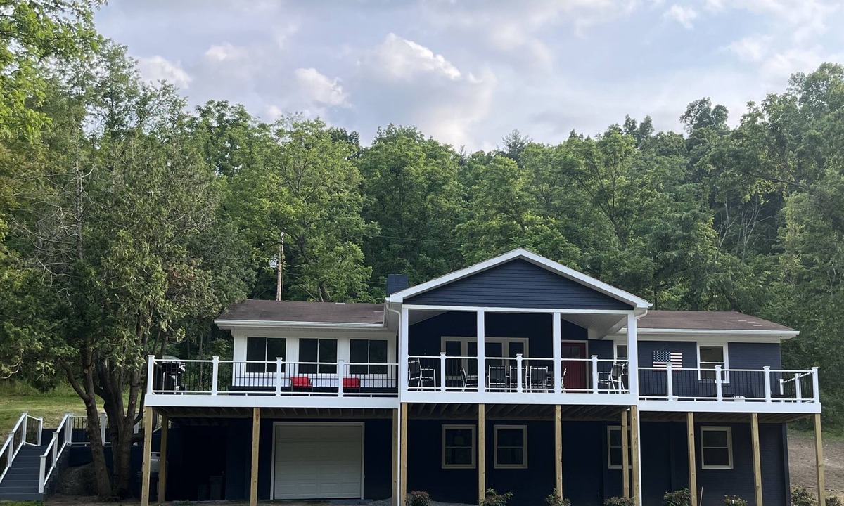 High View House | River Perch on the Cacapon: private home on 27 acres and 1200 ft of riverfront