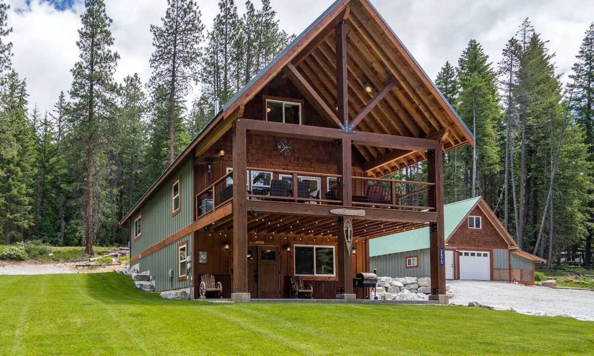 Ardenvoir Cabin | River's Bend Lodge- Hot Tub, Fire Pit, Games & Ski