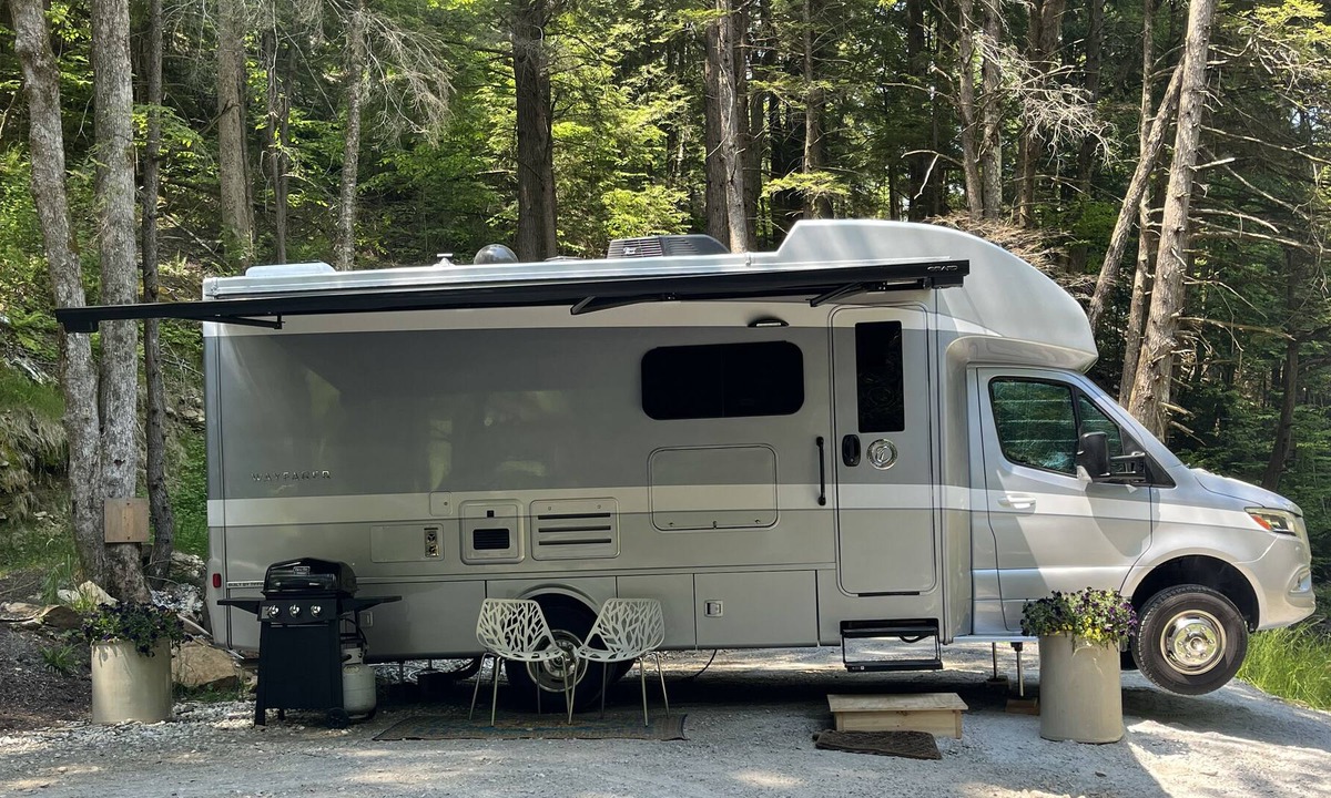 Arlington House | Riverside Deluxe RV