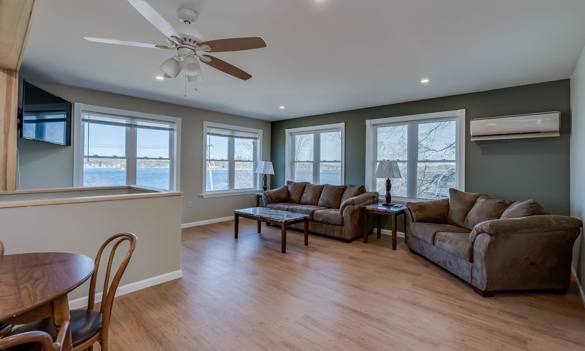 Riverview Townhouse Downtown Alexandria Bay | Alexandria Bay