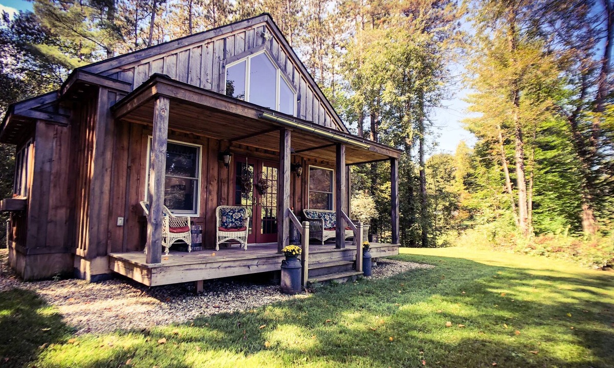 Bennington Cottage | Romantic Private Vermont Cottage, dogs welcome