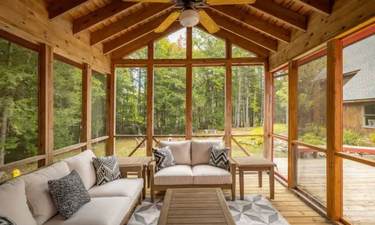 Elkins House | Rustic Big Red Cottage near Sunapee
