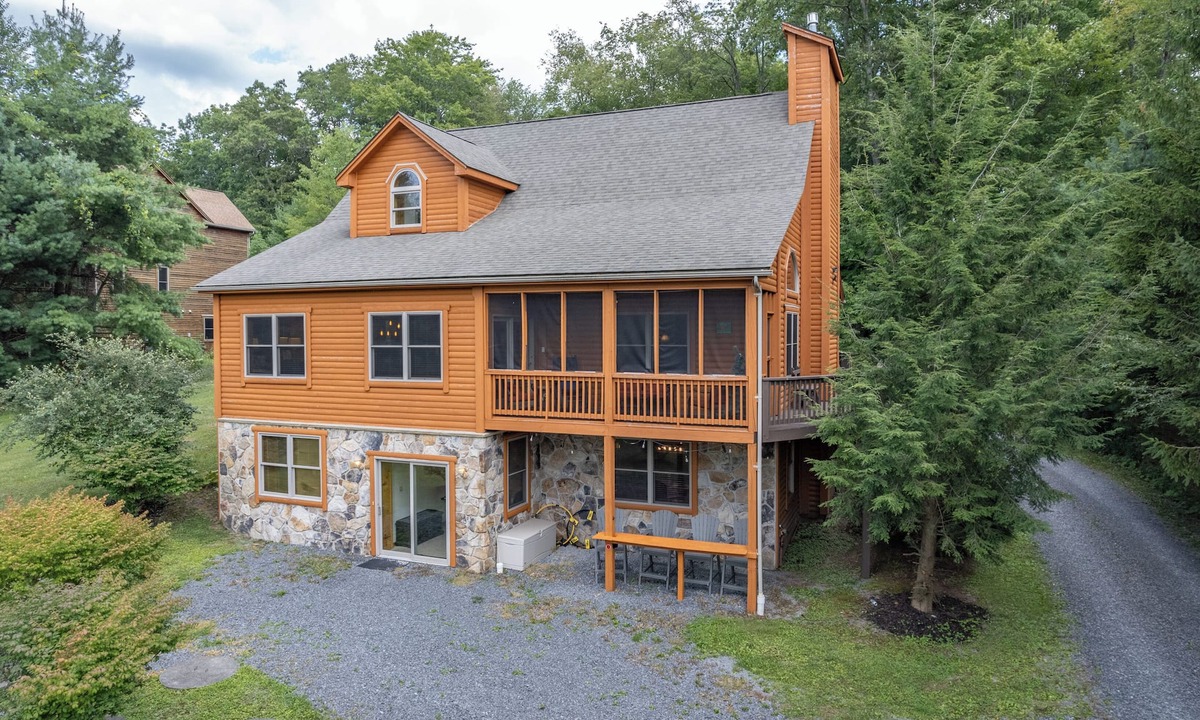 McHenry Cabin | Rustic Log Lodge w/Fireplace & Hot Tub