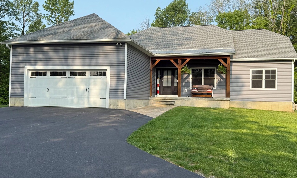 Ballston Spa House | Saratoga Get AwaynSpacious 4 bedroom house in charming Ballston Spa w/WiFi, AC