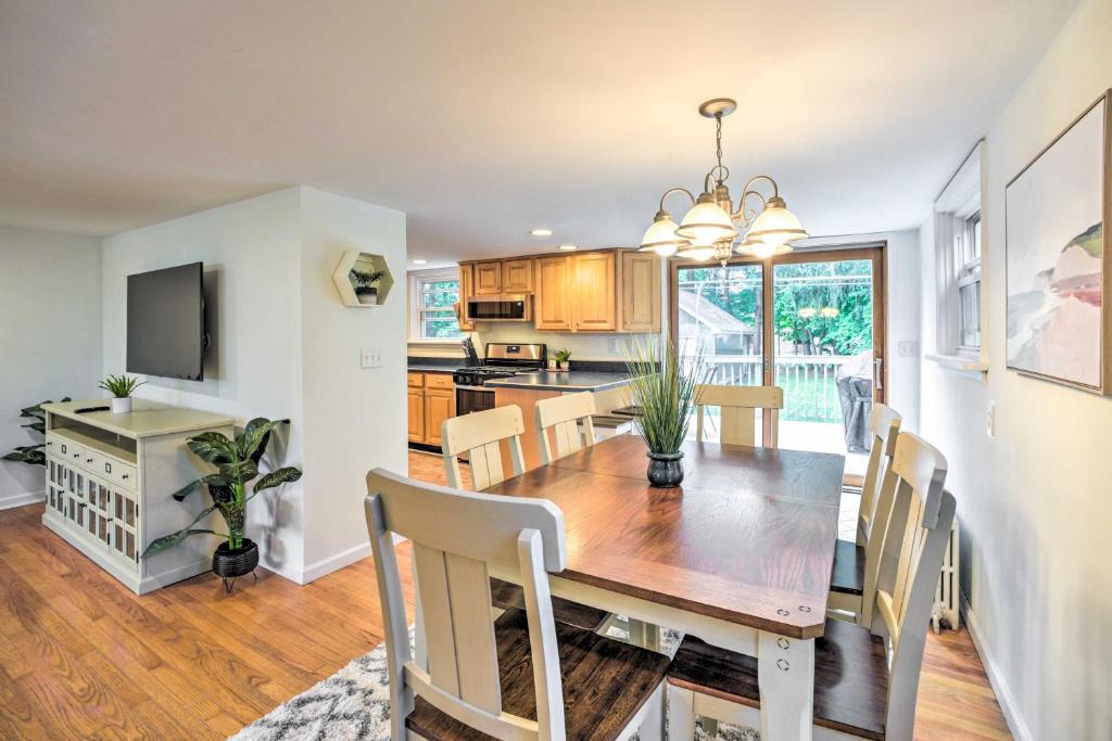 Saratoga Springs House | Saratoga Springs Retreat about 2 Mi to Racetrack!